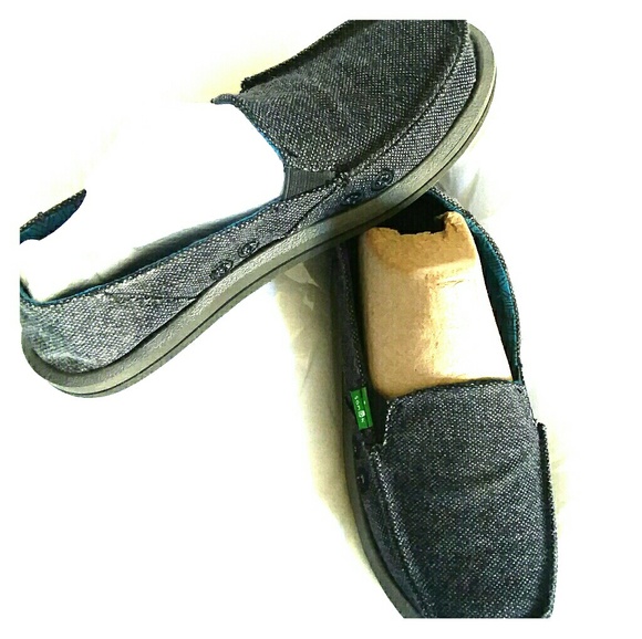 Sanuk - Picture 1 of 5